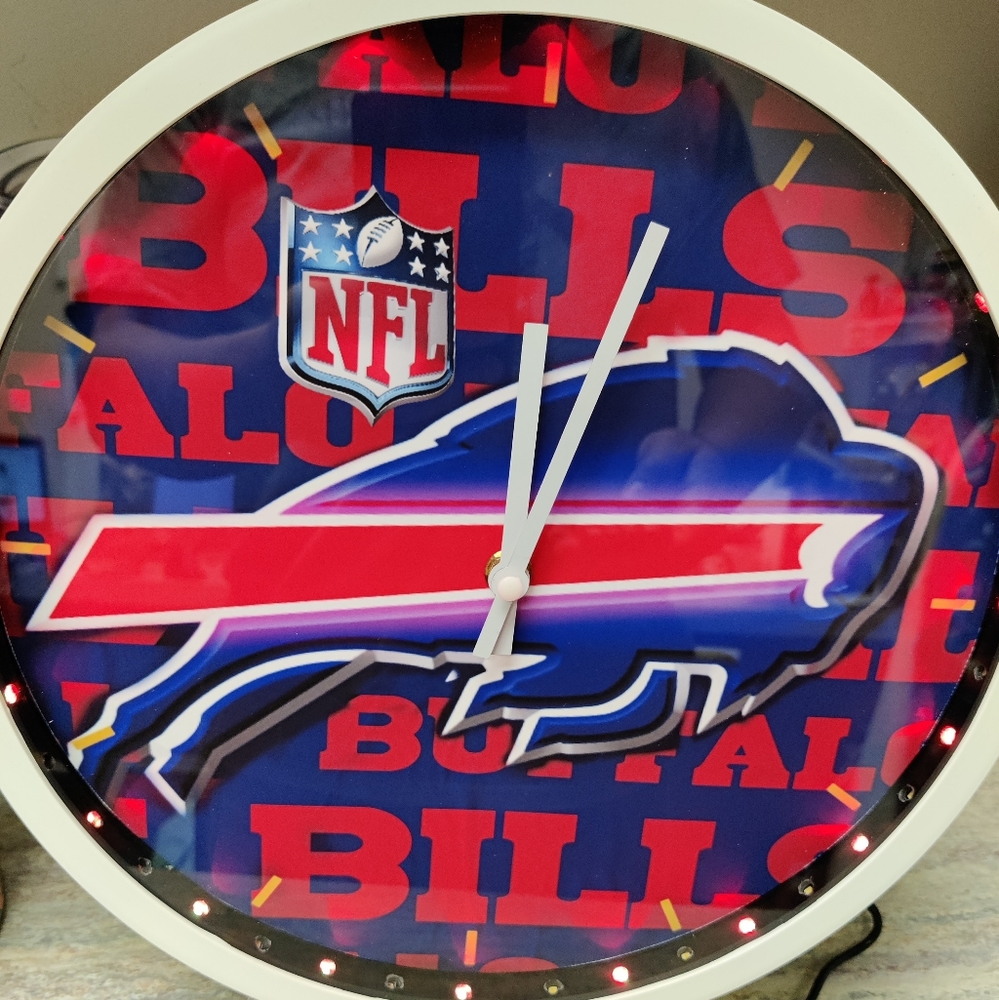 Buffalo Bills led dance light clock